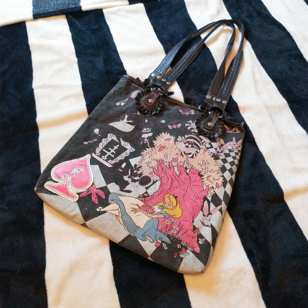 ★SOLD★ Alice in Wonderland Disney Couture purse